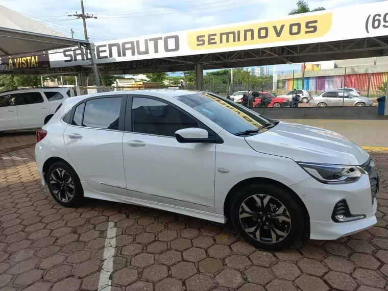 Chevrolet Onix Branco 5