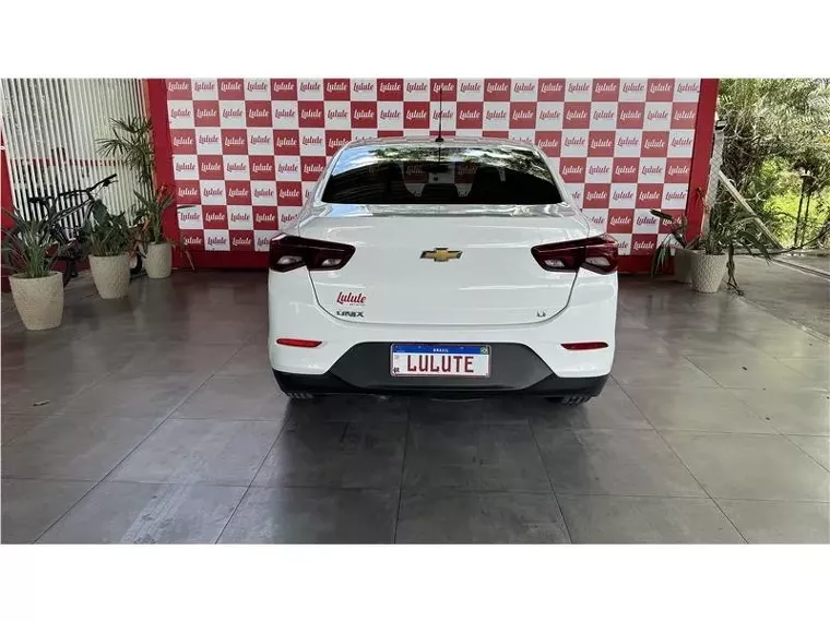 Chevrolet Onix Branco 6