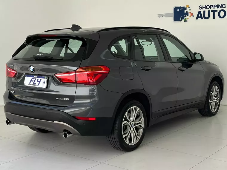 BMW X1 Cinza 15