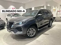 Toyota Hilux SW4