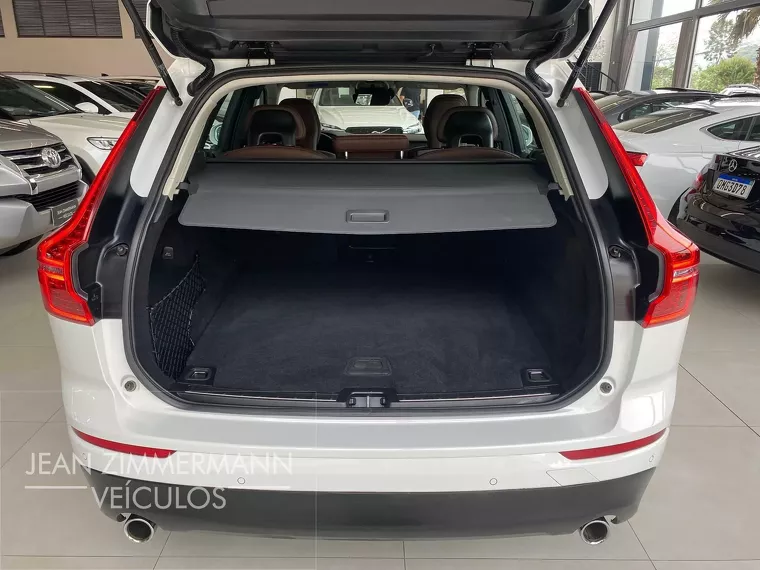 Volvo XC60 Branco 19