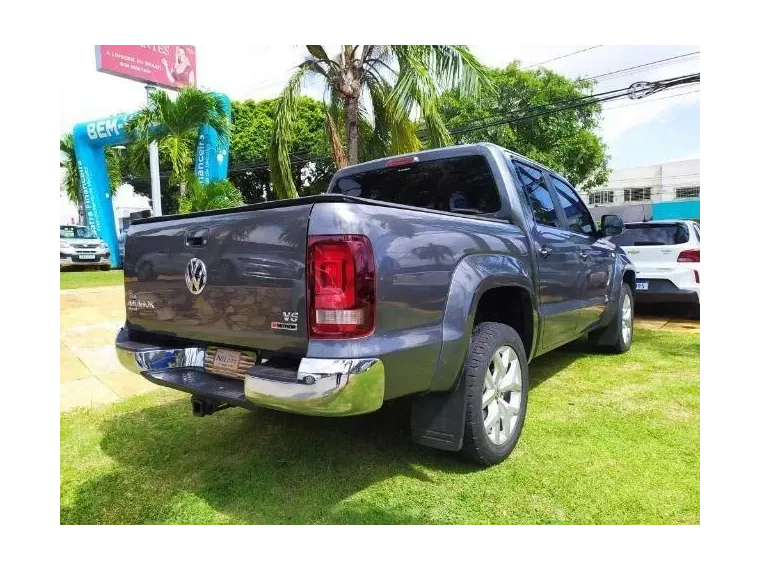 Volkswagen Amarok Cinza 1