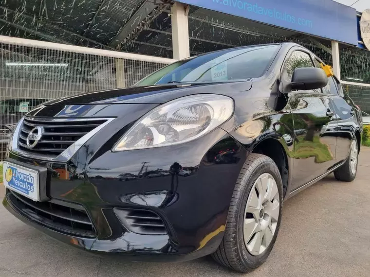 Nissan Versa Preto 5