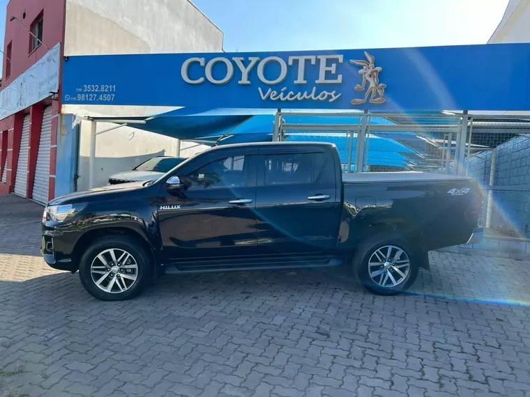 Toyota Hilux Preto 15