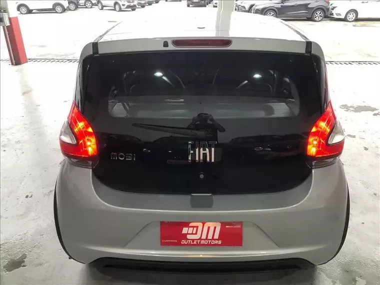 Fiat Mobi Prata 11