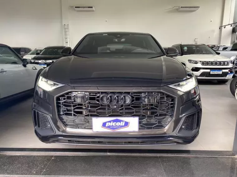 Audi Q8 Preto 7