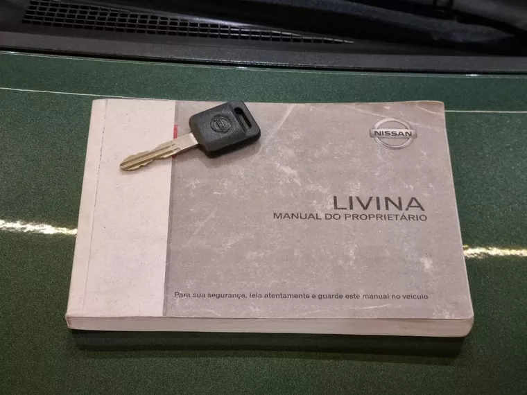 Nissan Grand Livina Verde 19