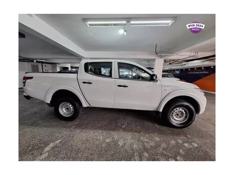 Mitsubishi L200 Branco 7