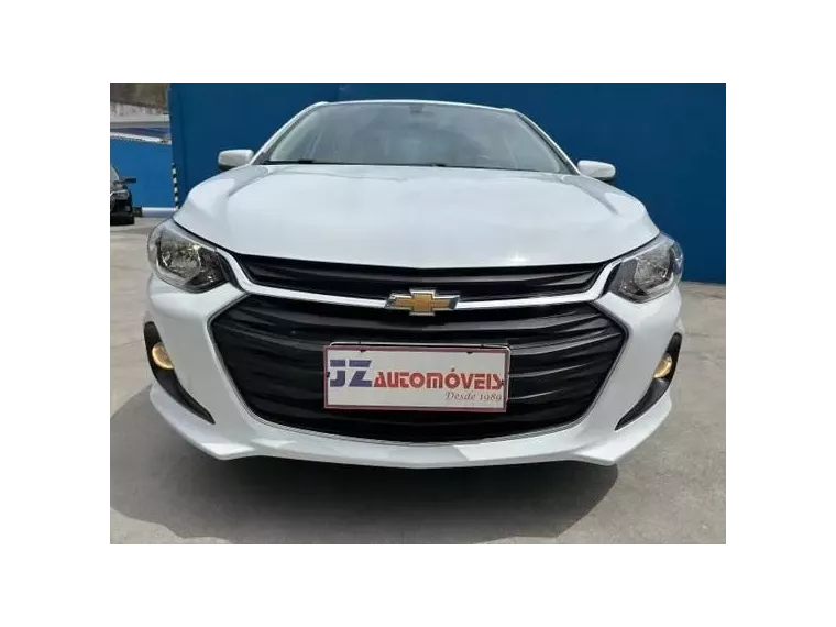 Chevrolet Onix Branco 4