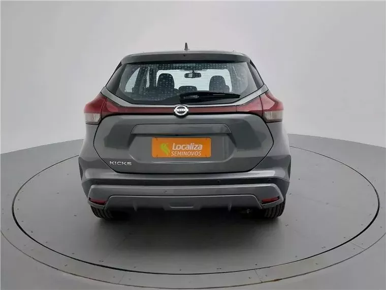 Nissan Kicks Cinza 6