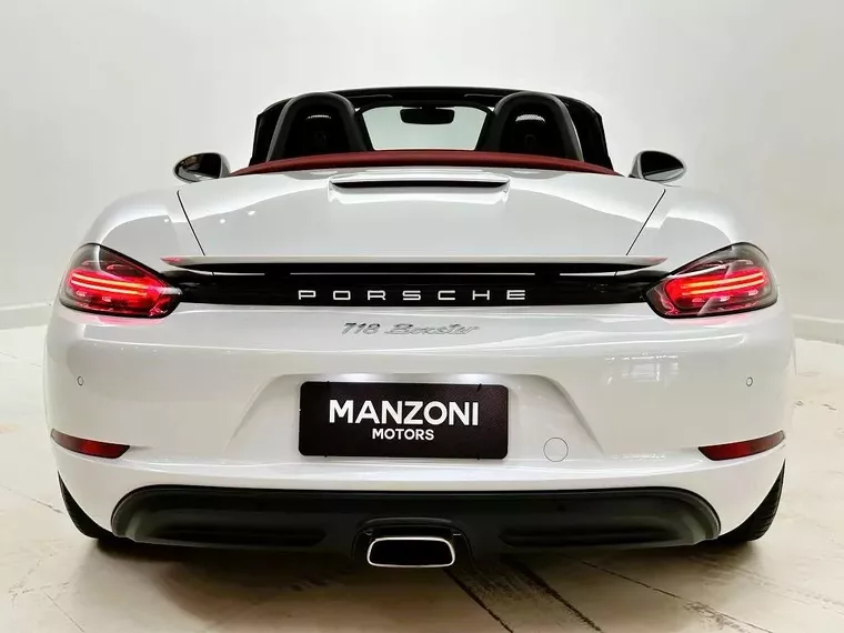 Porsche 718 Branco 27