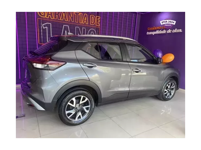 Nissan Kicks Cinza 2