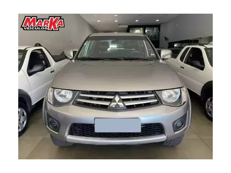 Mitsubishi L200 Triton Prata 6