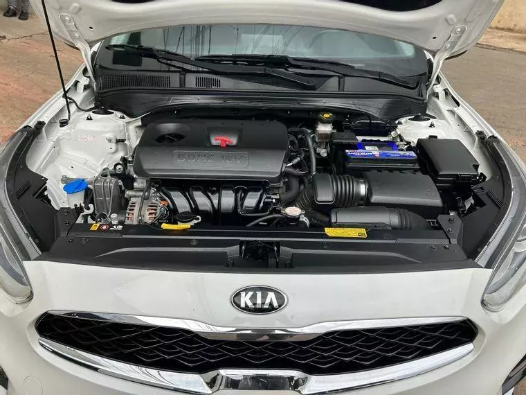 KIA Cerato Branco 6