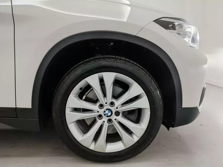 BMW X1 Branco 3