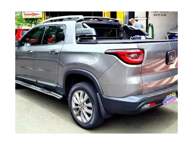 Fiat Toro Cinza 2