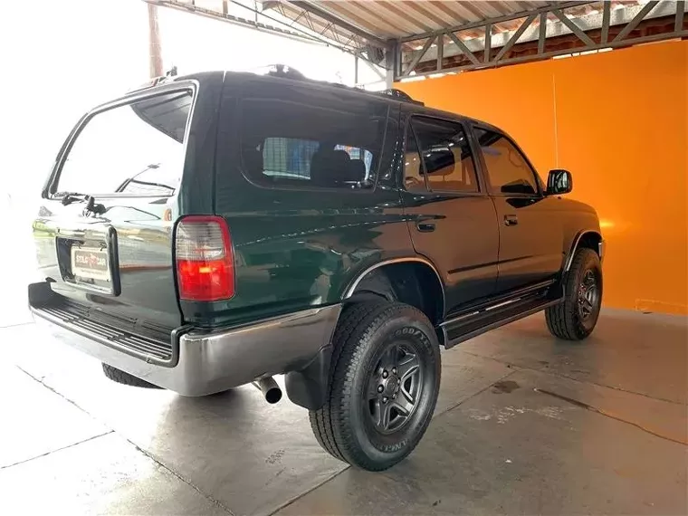 Toyota Hilux SW4 Verde 2