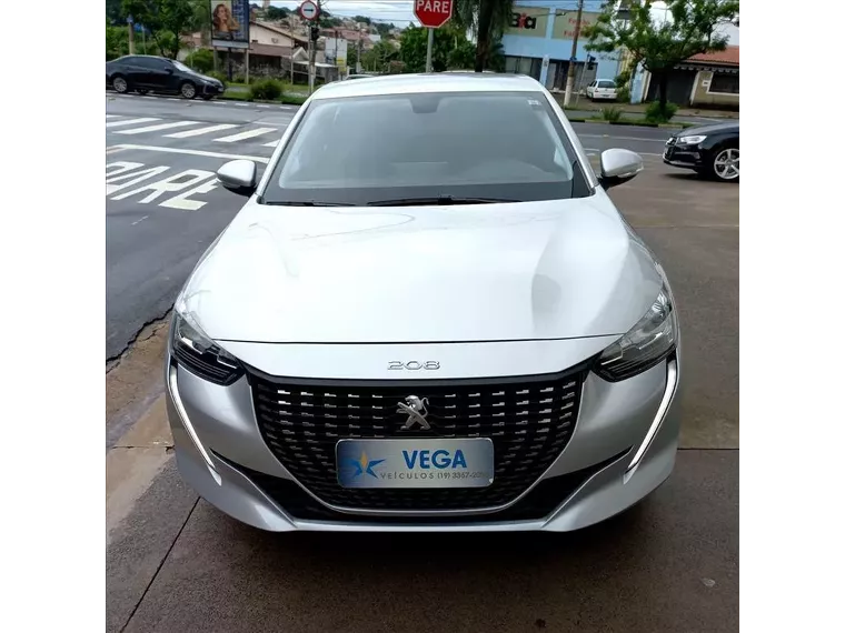 Peugeot 208 Prata 10