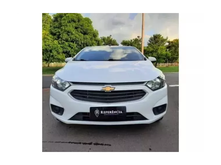 Chevrolet Onix Branco 7