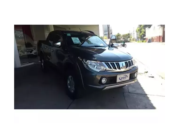 Mitsubishi L200 Triton Cinza 6