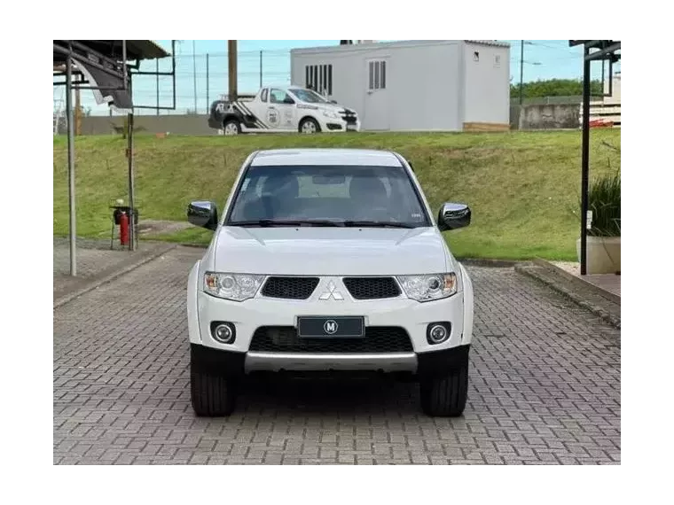 Mitsubishi L200 Triton Branco 1