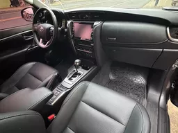 Toyota Hilux SW4