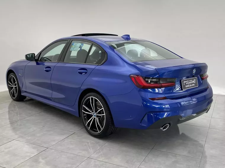 BMW 330e Azul 8