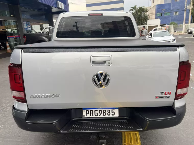 Volkswagen Amarok Prata 15