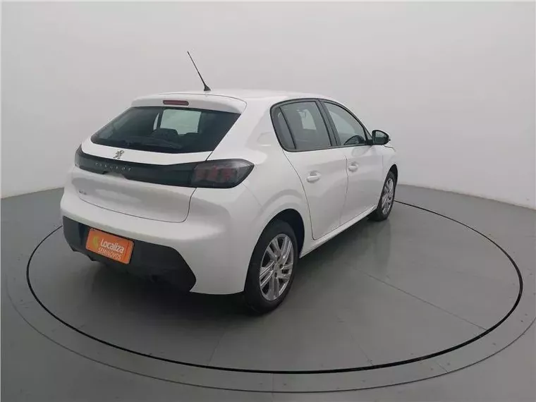 Peugeot 208 Branco 11