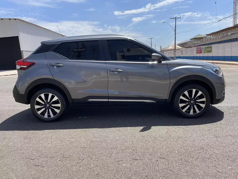 Nissan Kicks Cinza 6