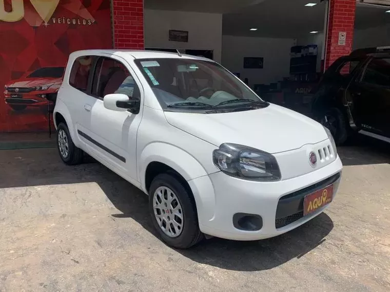 Fiat Uno Branco 18