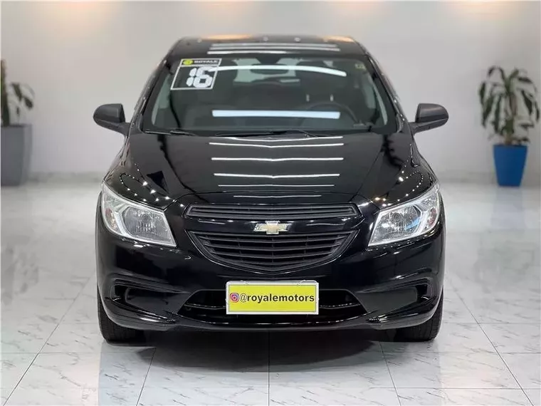 Chevrolet Onix Preto 11