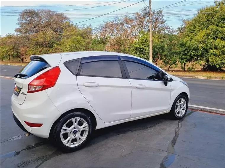 Ford Fiesta Branco 1