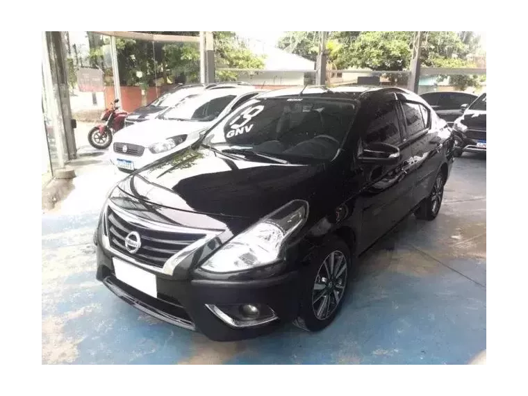 Nissan Versa Preto 7