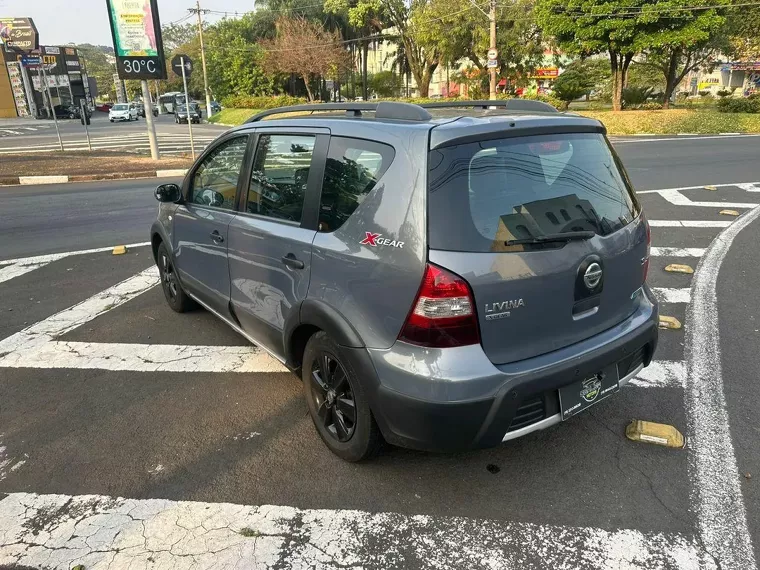 Nissan Livina Cinza 10