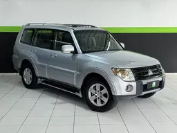 Mitsubishi Pajero Full