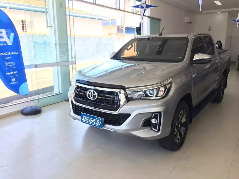 Toyota Hilux Prata 1