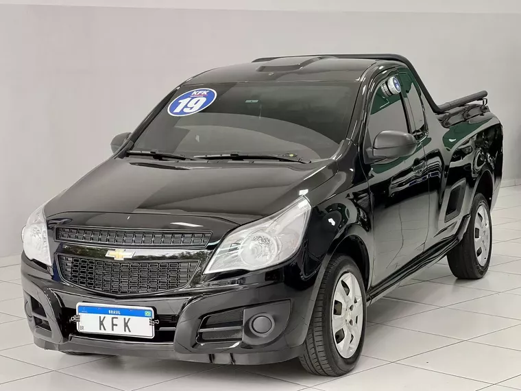 Chevrolet Montana Preto 3