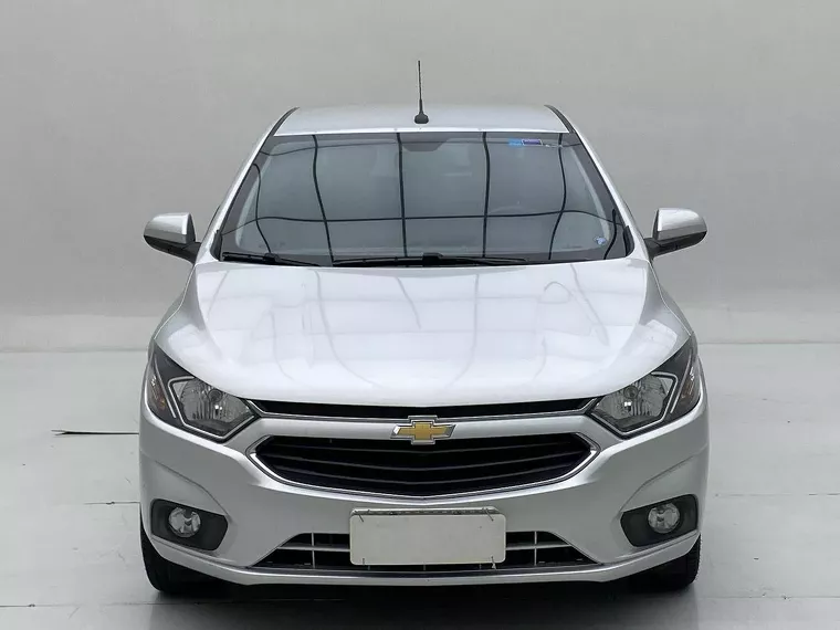 Chevrolet Onix Prata 12