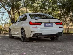 BMW 320i