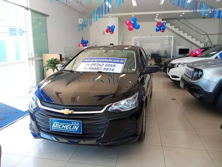 Chevrolet Onix Preto 8