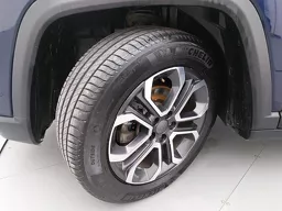 Jeep Commander