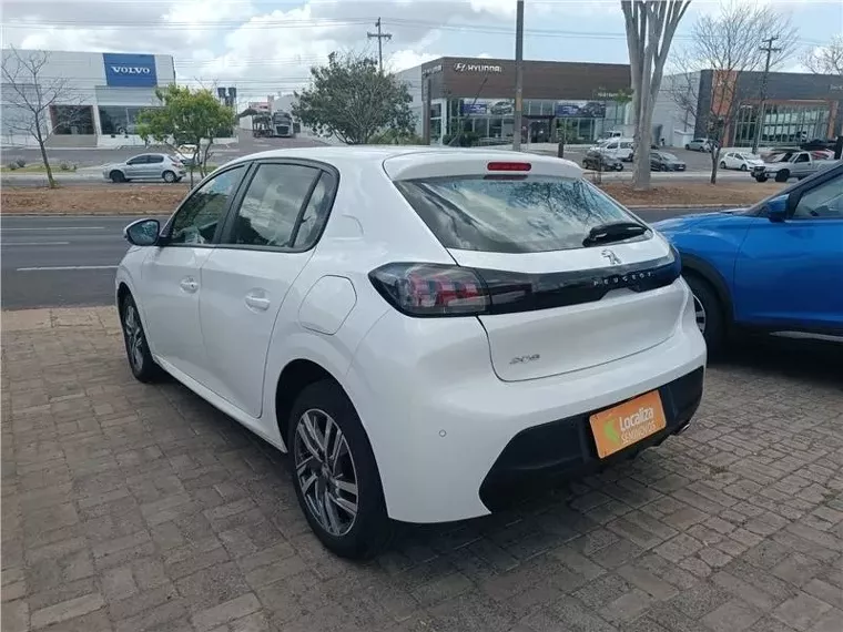 Peugeot 208 Branco 7