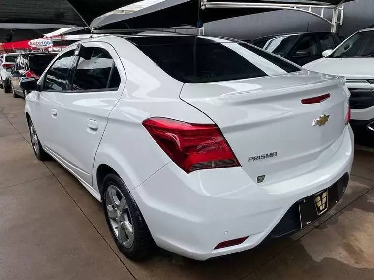 Chevrolet Prisma Branco 2