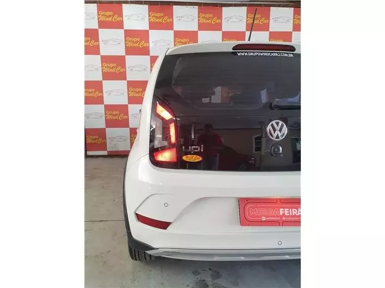 Volkswagen UP Branco 10