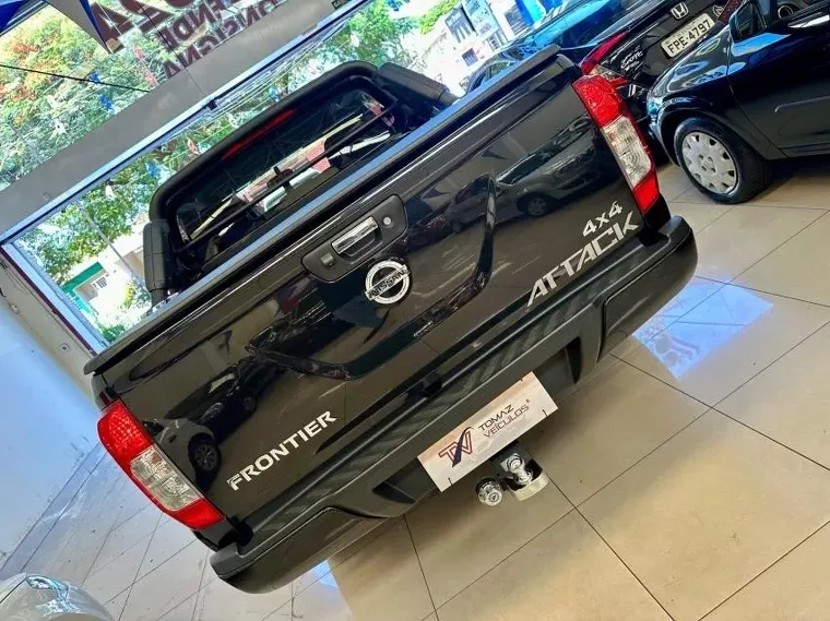 Nissan Frontier Preto 14