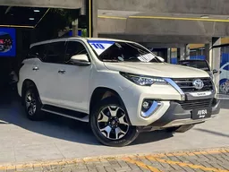 Toyota Hilux SW4
