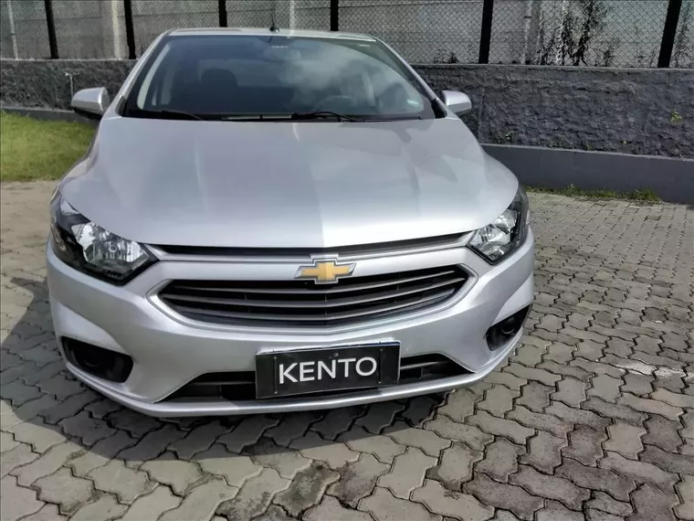 Chevrolet Prisma Prata 1