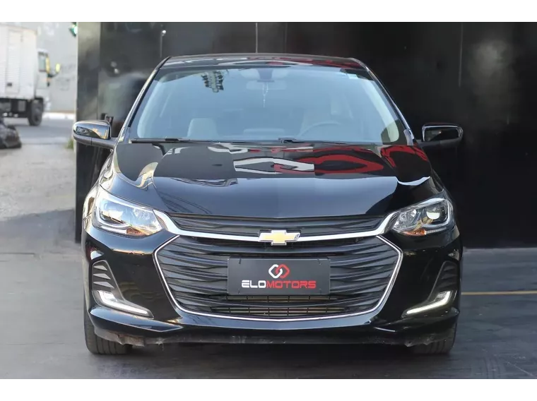 Chevrolet Onix Preto 1