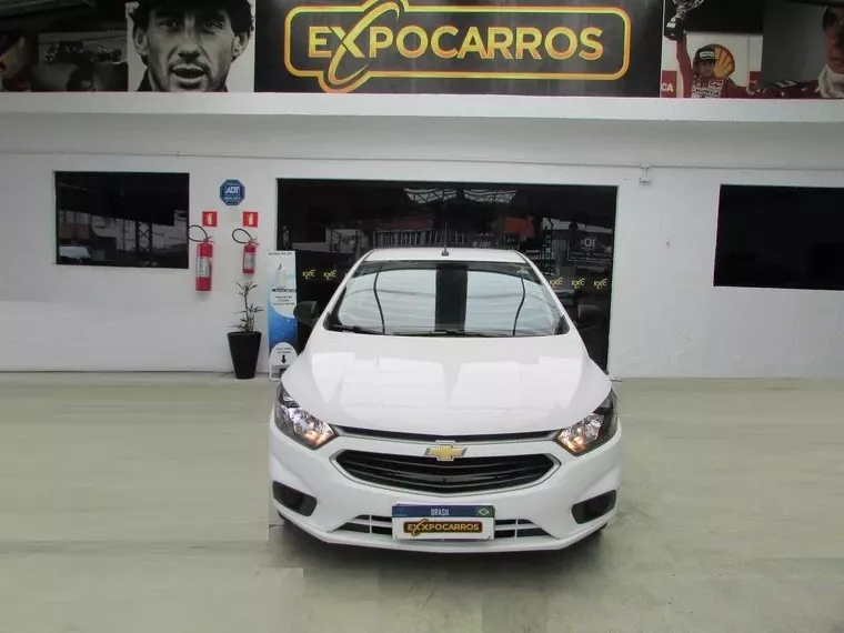 Chevrolet Onix Branco 1